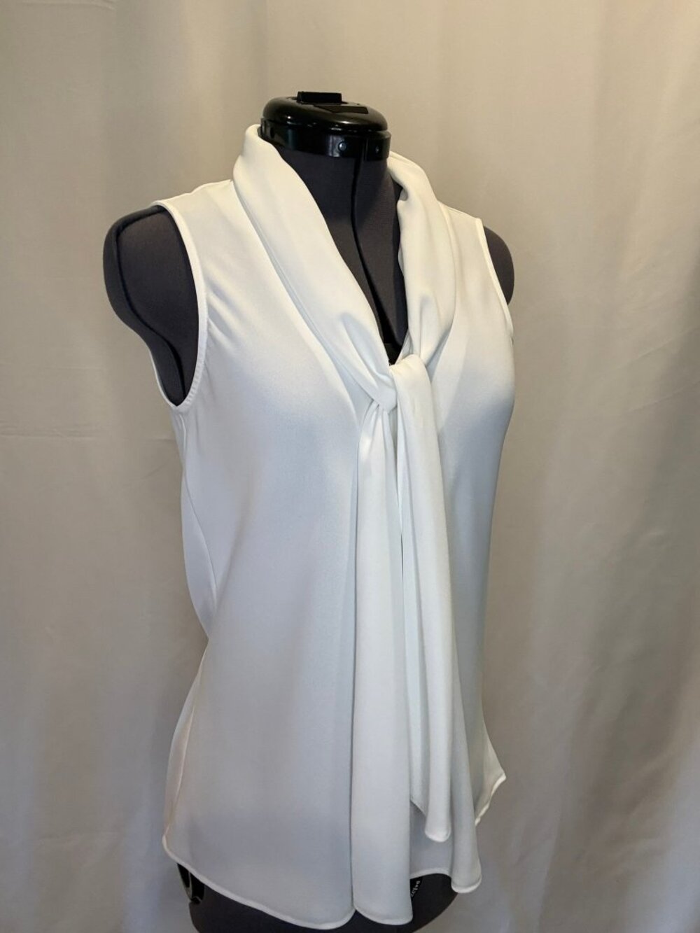Bar III size XS white tie blouse